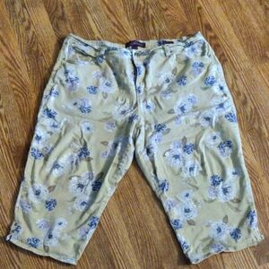 Gloria Vanderbilt Floral Capris - Tan and Blue